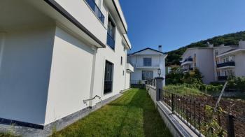 BAŞİSKELE YENİKÖY SATILIK MÜSTAKİL VİLLA