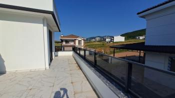 BAŞİSKELE YENİKÖY SATILIK MÜSTAKİL VİLLA