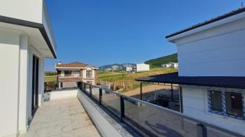 BAŞİSKELE YENİKÖY SATILIK MÜSTAKİL VİLLA