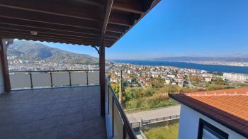DEĞİRMENDERE TOPÇULAR SATILIK TRİPLEKS VİLLA