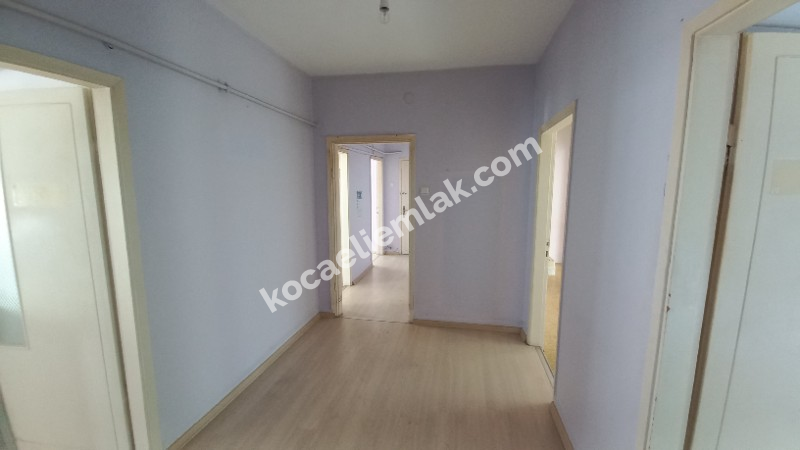 İZMİT MERKEZ KİRALIK 3+1 DOĞALGAZ SOBALI DAİRE