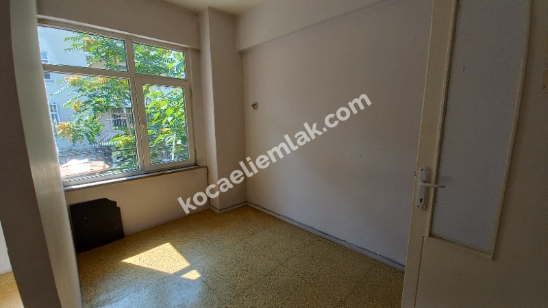 İZMİT MERKEZ KİRALIK 3+1 DOĞALGAZ SOBALI DAİRE