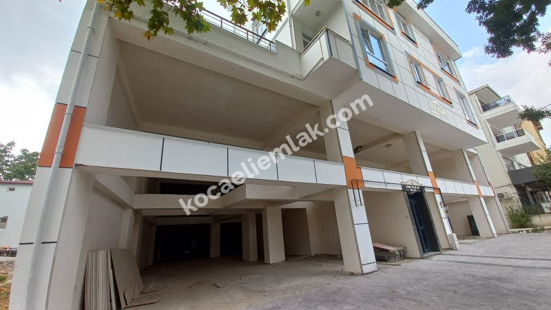 Körfez Güney Mh. Tuğrul Cd. 500 m2 Kiralık İş Yeri