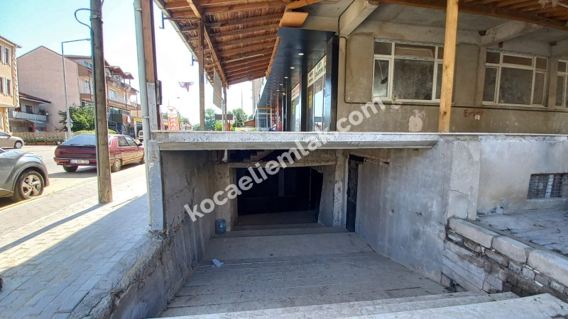 Kartepe Dumlupınar Mh. 400 m2 Kiralık Depo