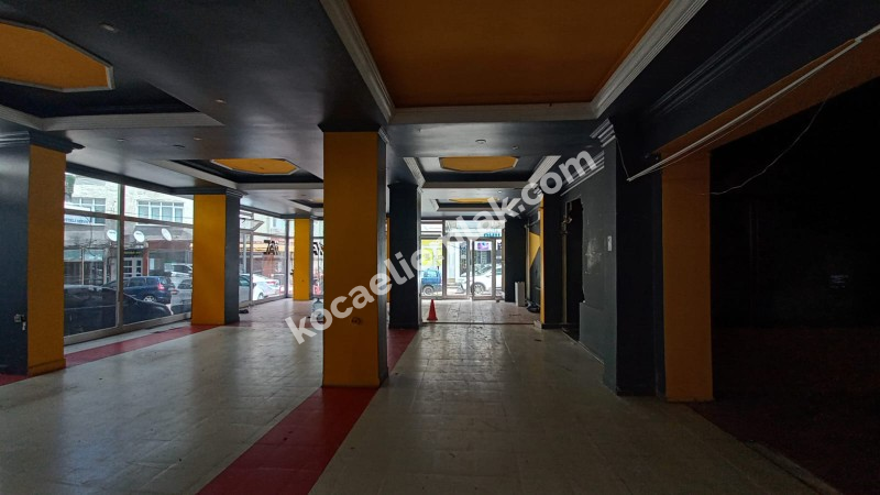 İZMİT TEPECİK MAH. KİRALIK 600 m2 İŞ YERİ