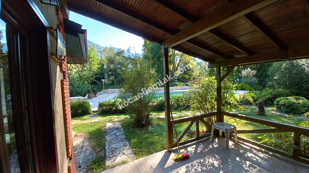 Sapanca Merkezde Özel Havuzlu Bahçeli Muazzam Villa