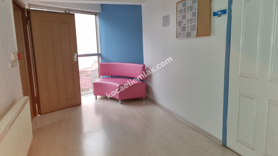 Merkez 3 Katlı Kiracılı Satılık İş Yeri (Konut Kredisine Uygun)