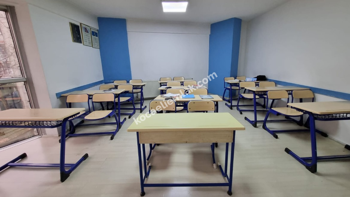 Merkez 3 Katlı Kiracılı Satılık İş Yeri (Konut Kredisine Uygun)