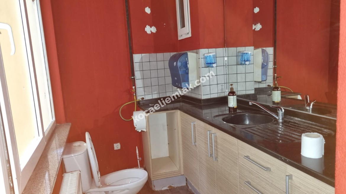 Merkez 3 Katlı Kiracılı Satılık İş Yeri (Konut Kredisine Uygun)