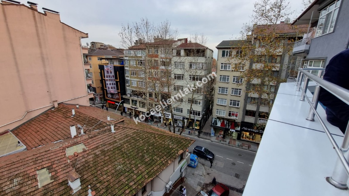 İnönü Cd. Paralel Konut Kredisine Uygun Satılık Çatı D. İş Yeri