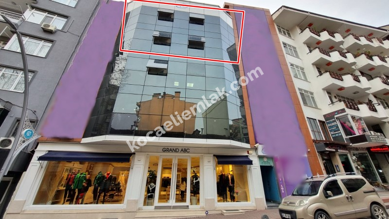 Merkez 3 Katlı Kiracılı Satılık İş Yeri (Konut Kredisine Uygun)
