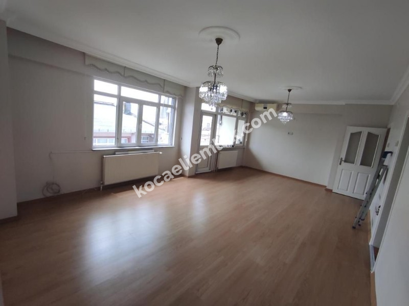 İzmit Merkez Satılık Daire Ev