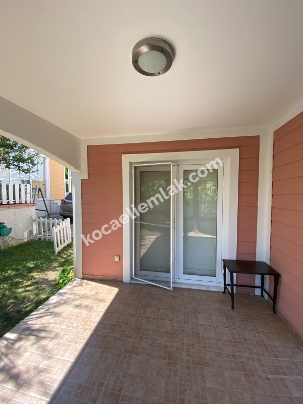 BAŞİSKELE YENİKÖY NİLÜFER PARK SATILIK VİLLA