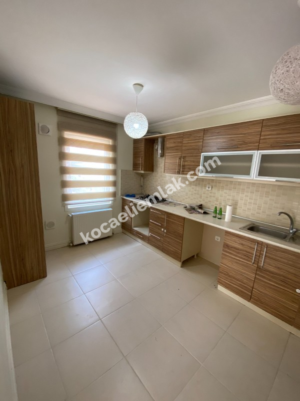 BAŞİSKELE YENİKÖY NİLÜFER PARK SATILIK VİLLA