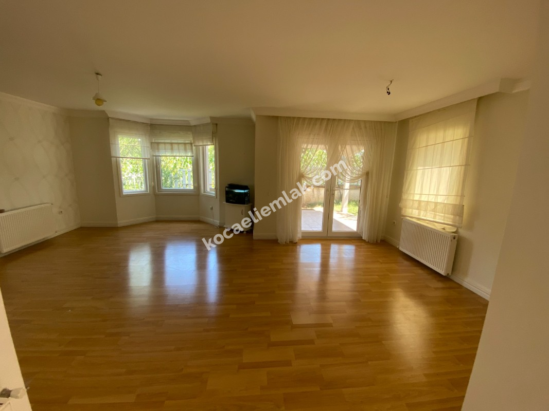 BAŞİSKELE YENİKÖY NİLÜFER PARK SATILIK VİLLA