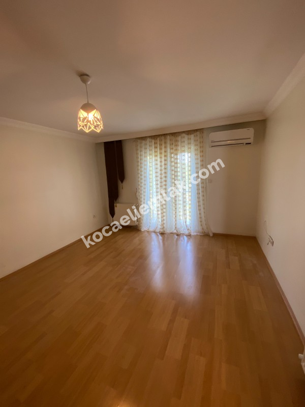 BAŞİSKELE YENİKÖY NİLÜFER PARK SATILIK VİLLA