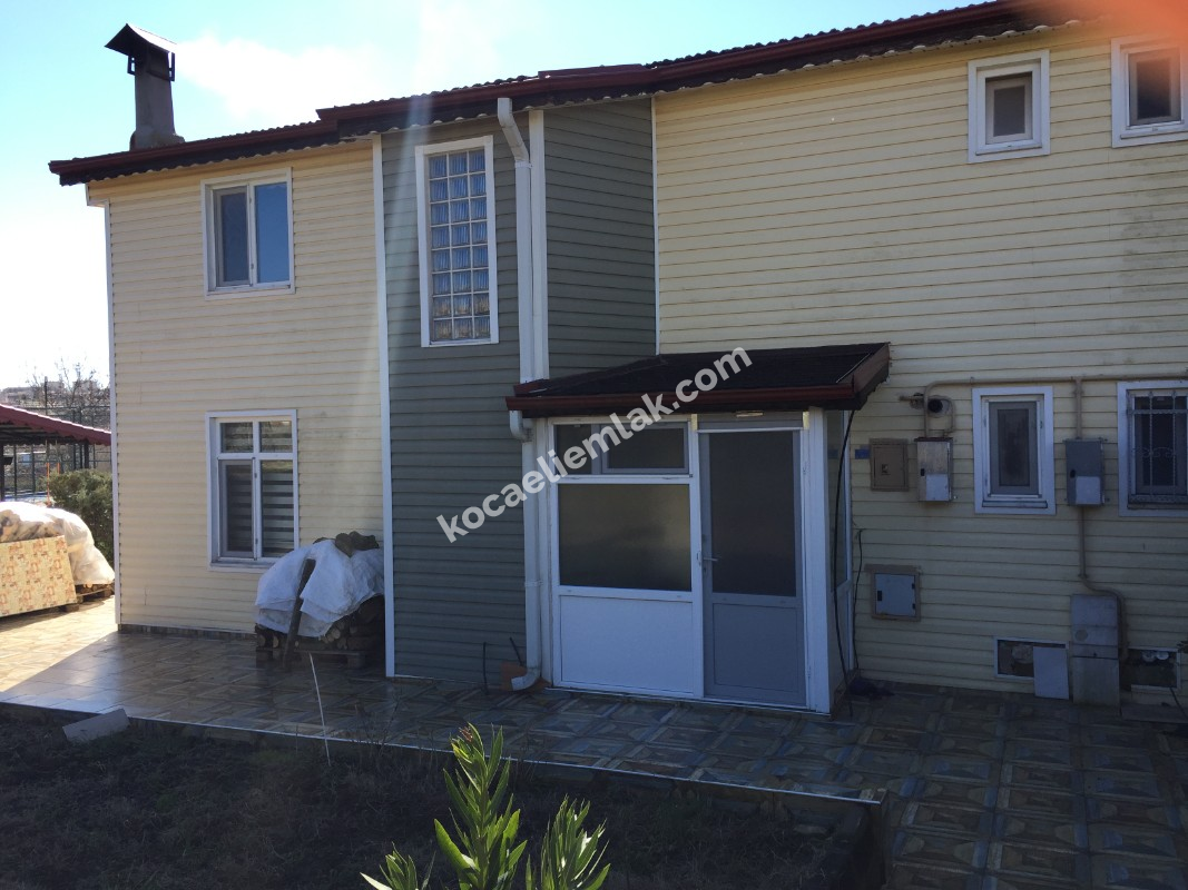 KANDIRA UMUT EVLER SATILIK VİLLA