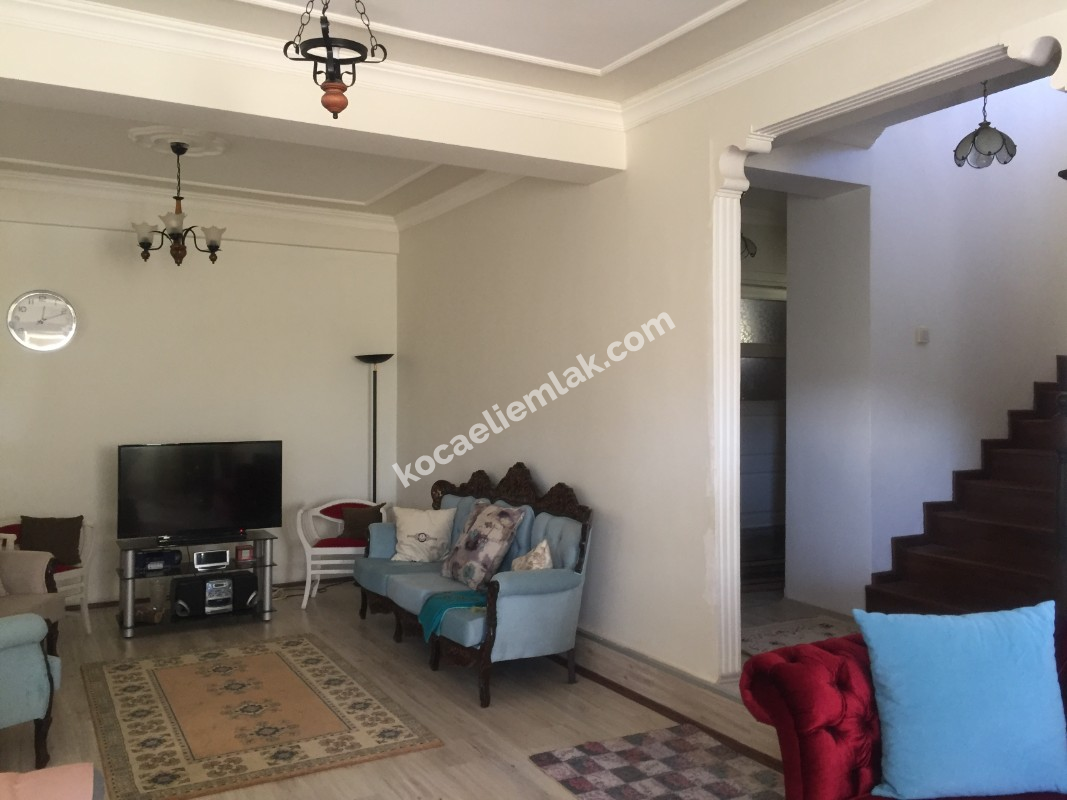 KANDIRA UMUT EVLER SATILIK VİLLA