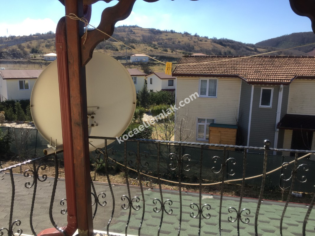 KANDIRA UMUT EVLER SATILIK VİLLA