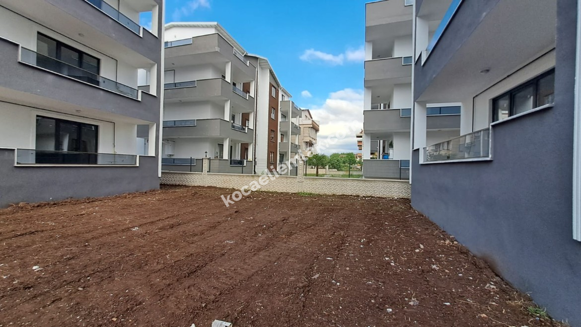 GÖLCÜK YAZLIK ILICA MEVKİ MERKEZİ KONUMDA SATILIK DAİRE