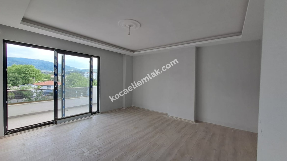 GÖLCÜK YAZLIK ILICA MEVKİ MERKEZİ KONUMDA SATILIK DAİRE