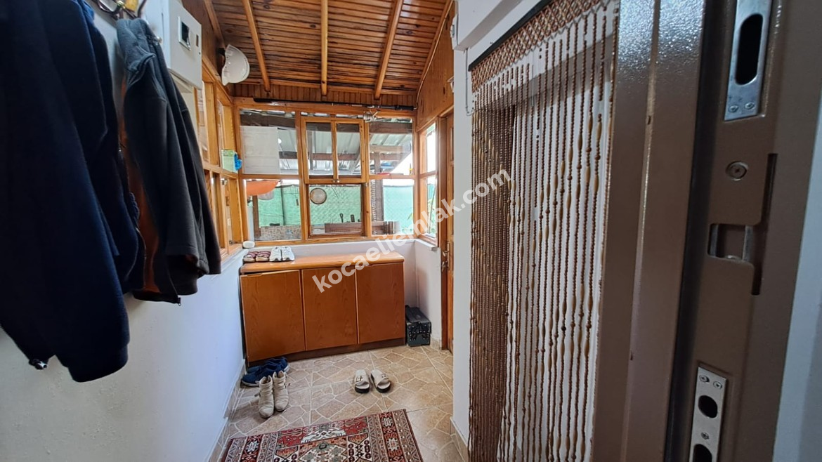 BAŞİSKELE YENİKÖY SATILIK BAHÇELİ VİLLA