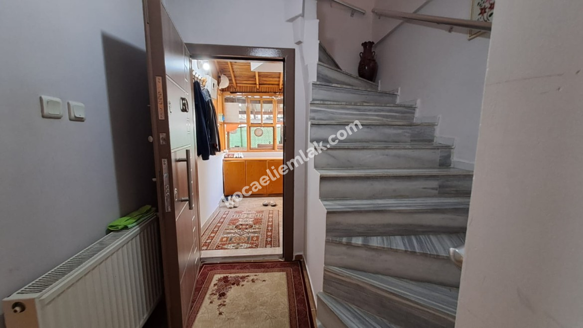 BAŞİSKELE YENİKÖY SATILIK BAHÇELİ VİLLA