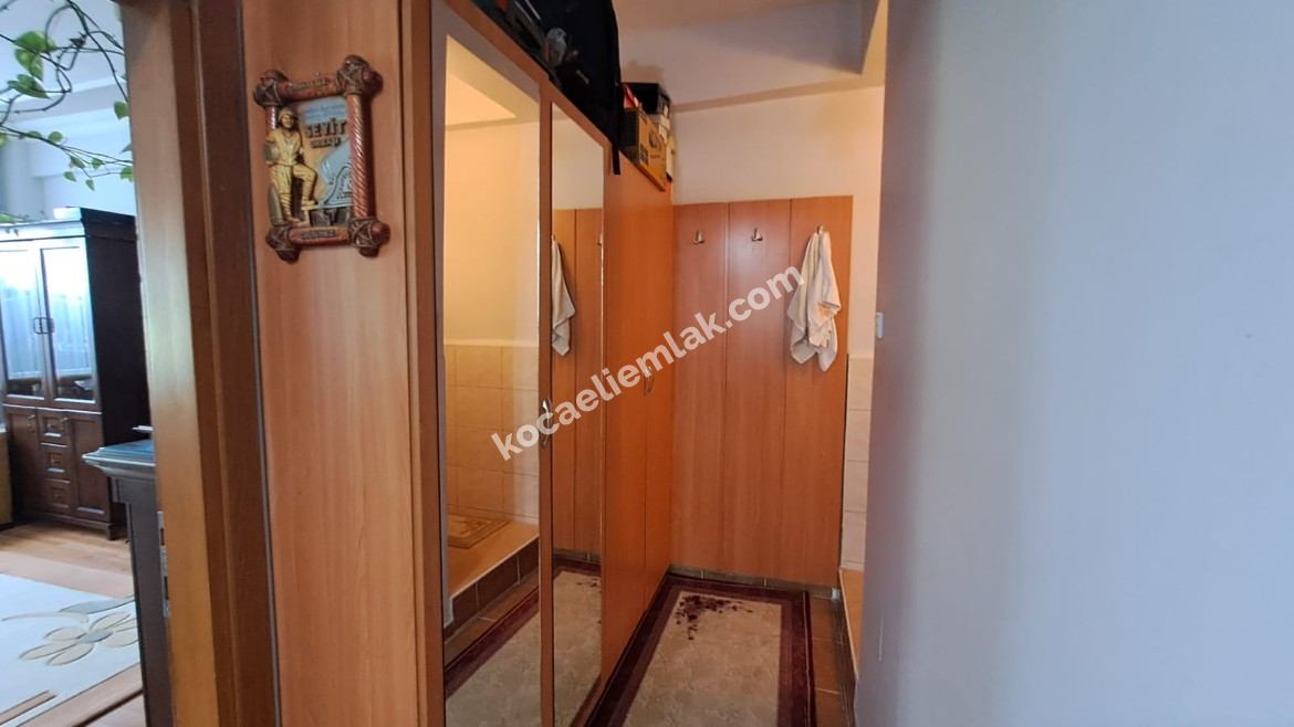 BAŞİSKELE YENİKÖY SATILIK BAHÇELİ VİLLA