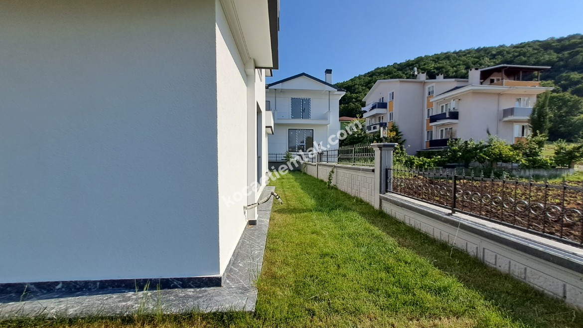 BAŞİSKELE YENİKÖY SATILIK MÜSTAKİL VİLLA