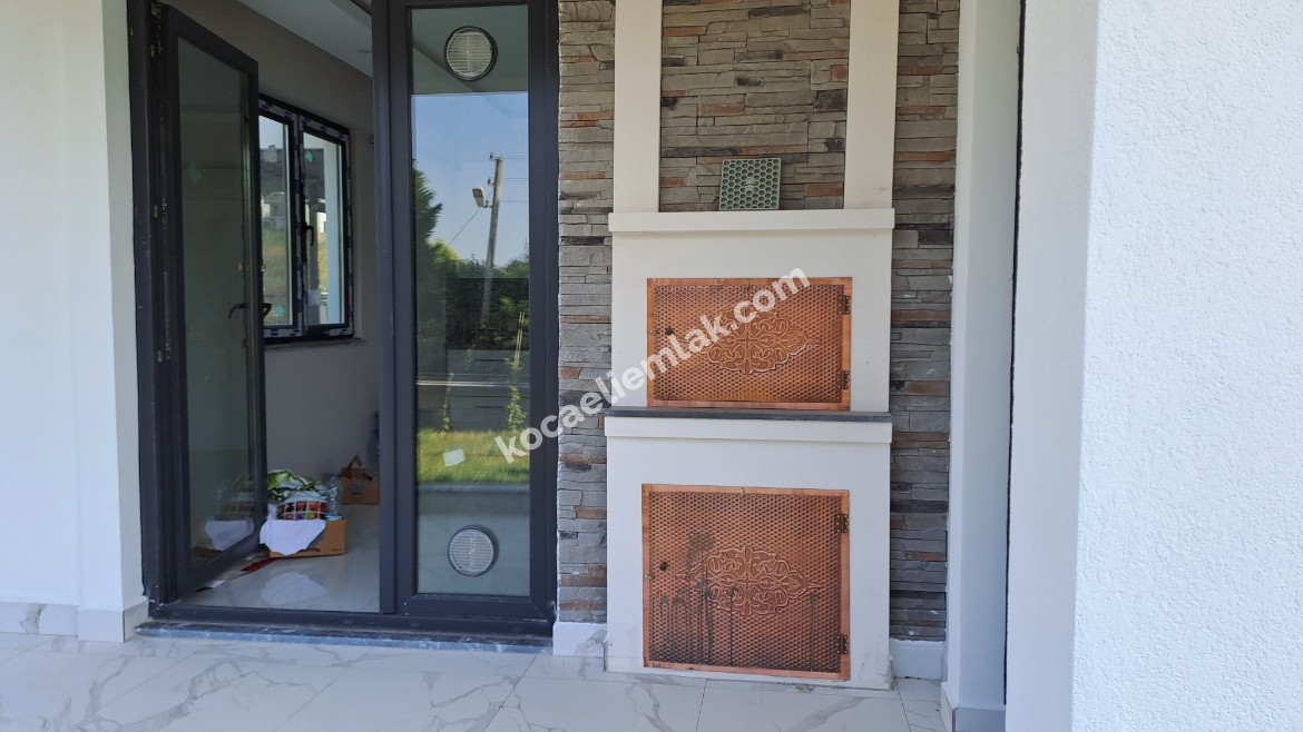 BAŞİSKELE YENİKÖY SATILIK MÜSTAKİL VİLLA