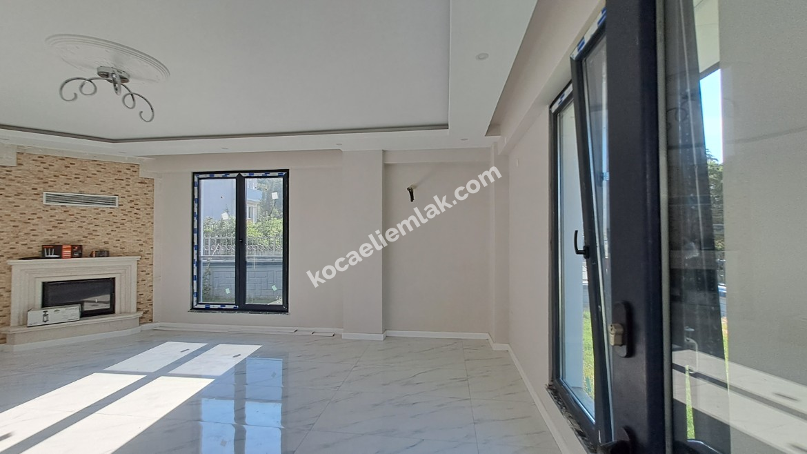 BAŞİSKELE YENİKÖY SATILIK MÜSTAKİL VİLLA