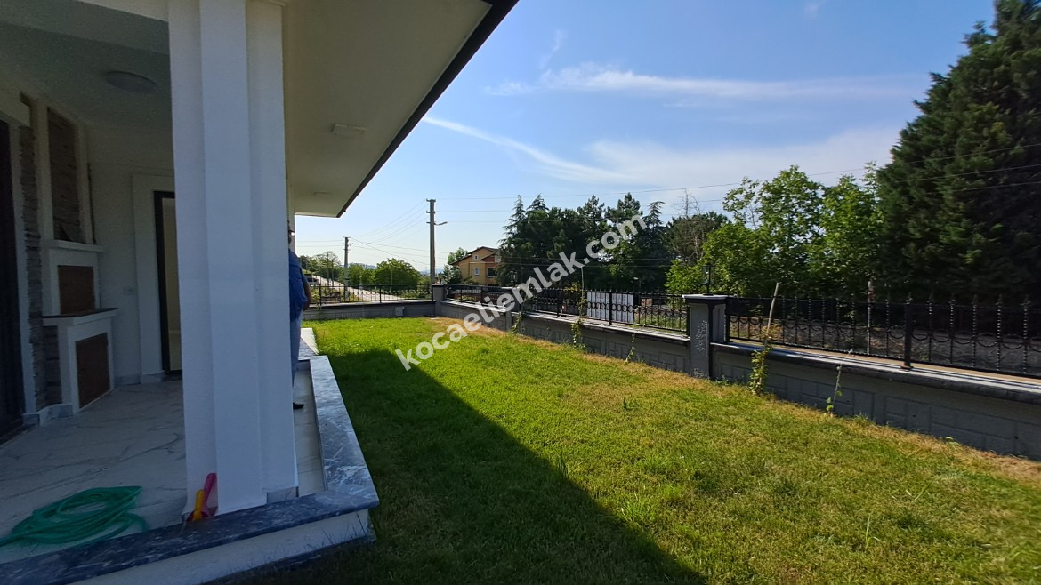 BAŞİSKELE YENİKÖY SATILIK MÜSTAKİL VİLLA