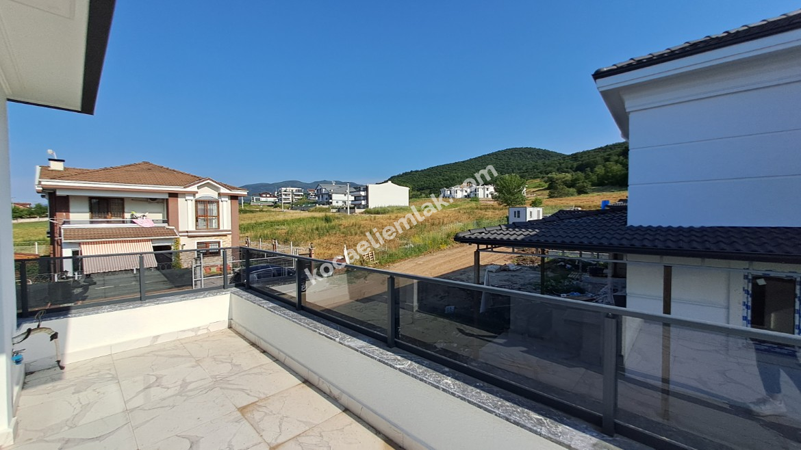 BAŞİSKELE YENİKÖY SATILIK MÜSTAKİL VİLLA