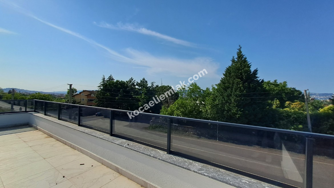 BAŞİSKELE YENİKÖY SATILIK MÜSTAKİL VİLLA