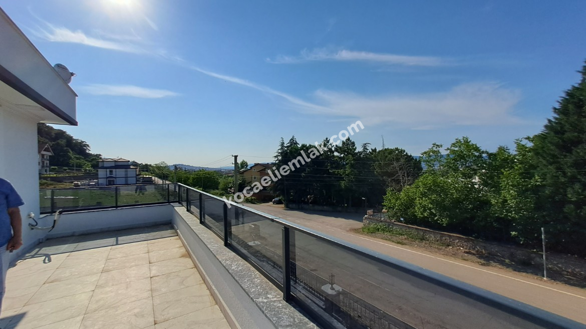 BAŞİSKELE YENİKÖY SATILIK MÜSTAKİL VİLLA