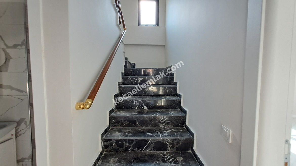 BAŞİSKELE YENİKÖY SATILIK MÜSTAKİL VİLLA