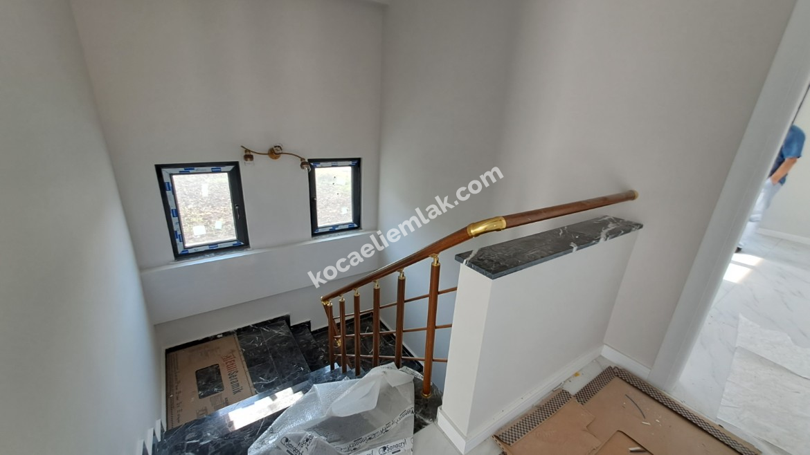 BAŞİSKELE YENİKÖY SATILIK MÜSTAKİL VİLLA