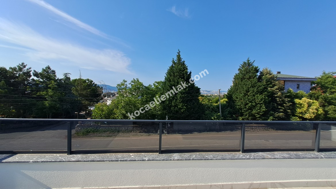 BAŞİSKELE YENİKÖY SATILIK MÜSTAKİL VİLLA