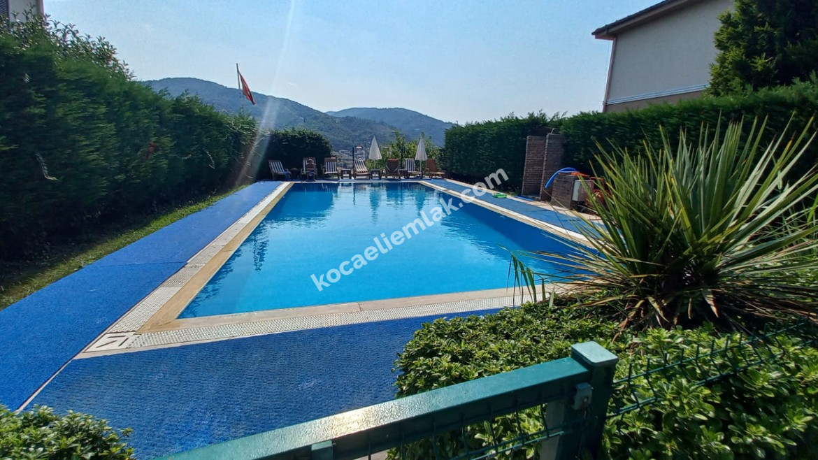 Gölcük Değirmendere Topçular Satılık Villa Müstakil Ev