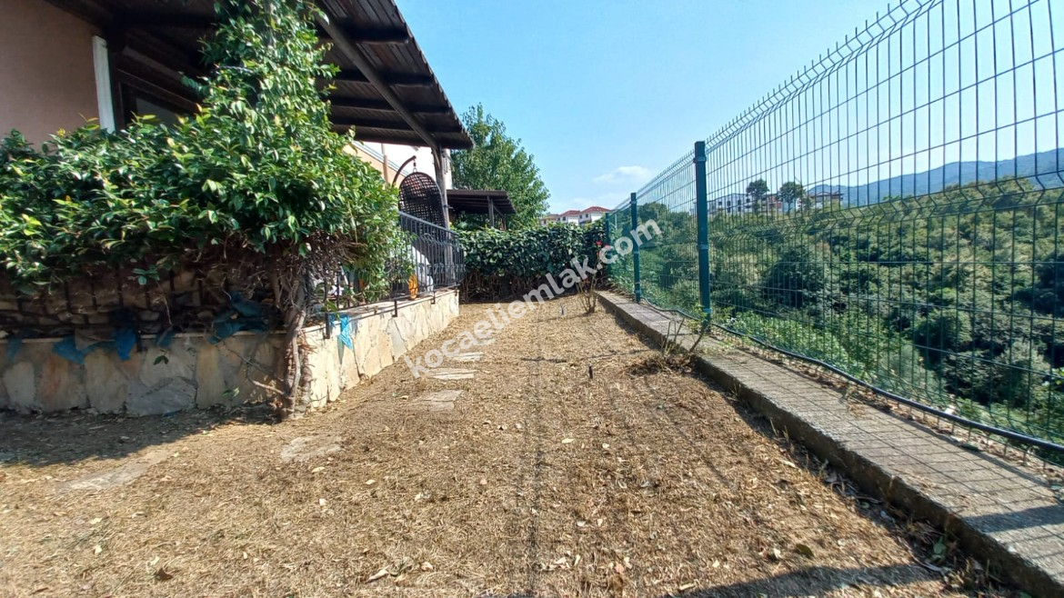 Gölcük Değirmendere Topçular Satılık Villa Müstakil Ev
