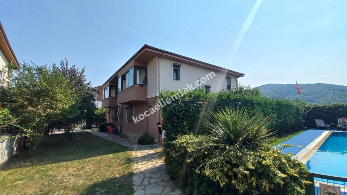 Gölcük Değirmendere Topçular Satılık Villa Müstakil Ev