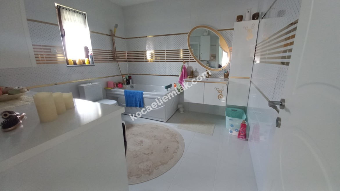 Gölcük Değirmendere Topçular Satılık Villa Müstakil Ev