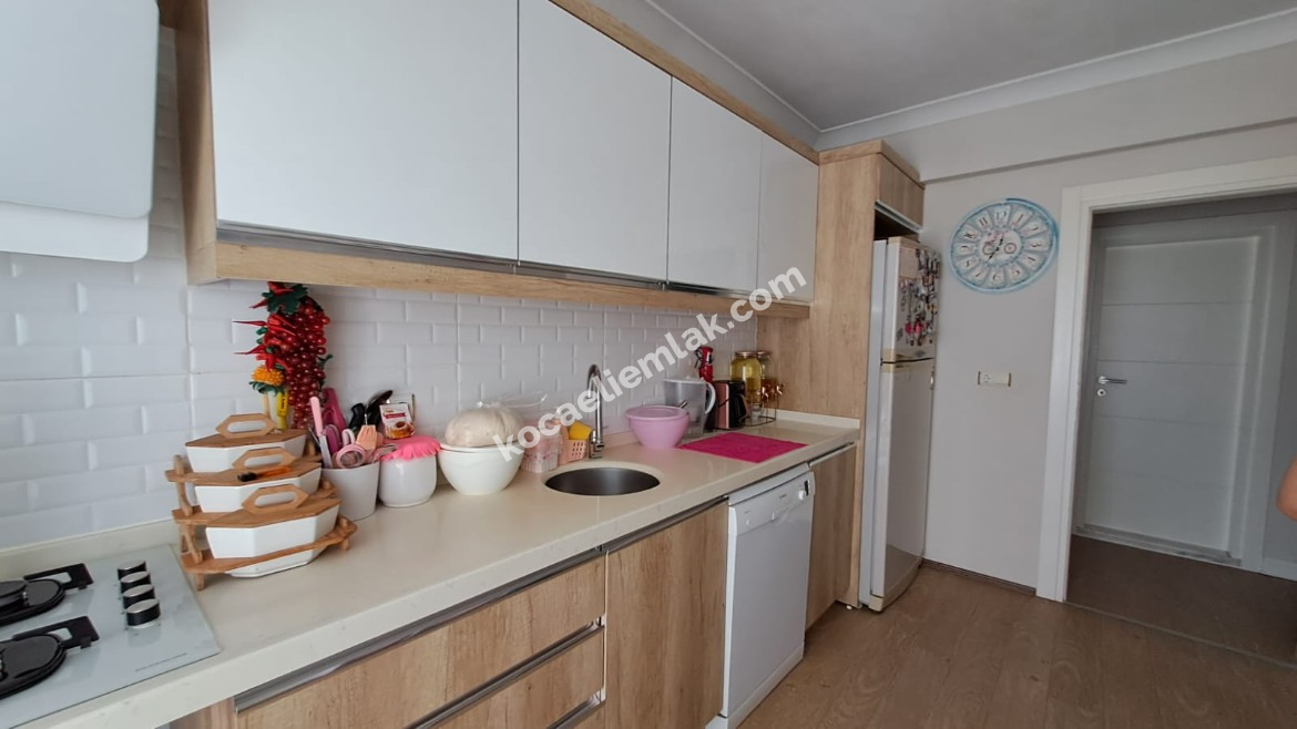 BAŞİSKELE BELEDİYE CİVARI SERDAR MAHALLESİ SATILIK 3+1 DAİRE