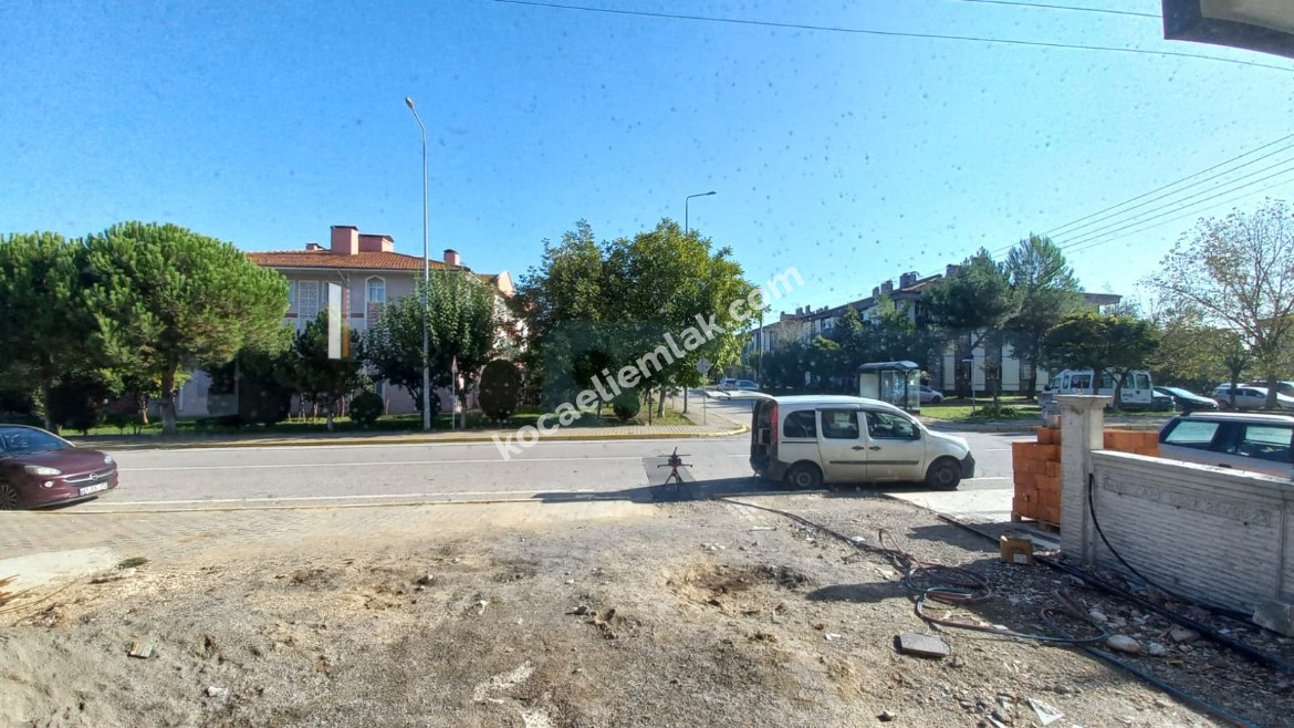 Kartepe Fatih Sultan Mehmet Mahallesi Satılık İş Yeri