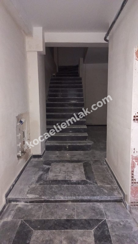 Kartepe Fatih Sultan Mehmet Mahallesi Satılık 4+1 Dubleks Daire