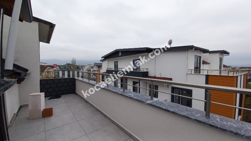 Kartepe Fatih Sultan Mehmet Mahallesi Satılık 4+1 Dubleks Daire