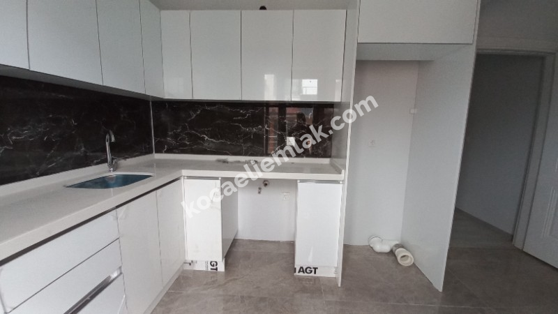 Kartepe Fatih Sultan Mehmet Mahallesi Satılık 4+1 Dubleks Daire