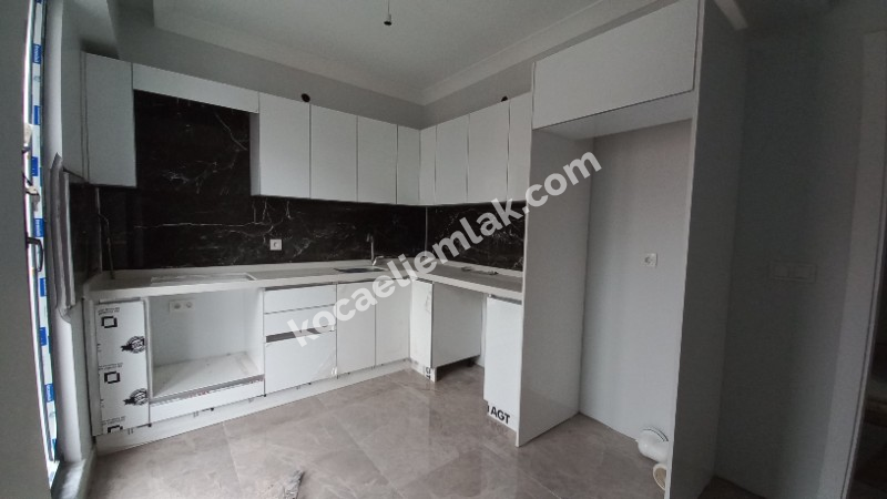Kartepe Fatih Sultan Mehmet Mahallesi Satılık 4+1 Dubleks Daire