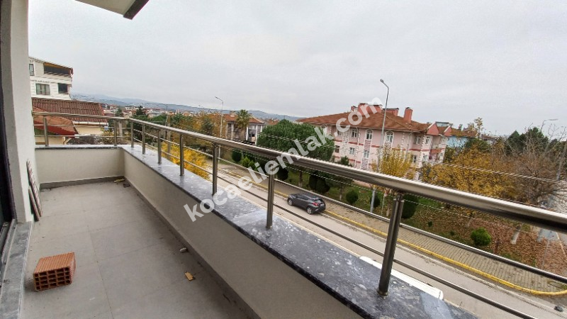 Kartepe Fatih Sultan Mehmet Mahallesi Satılık 4+1 Dubleks Daire