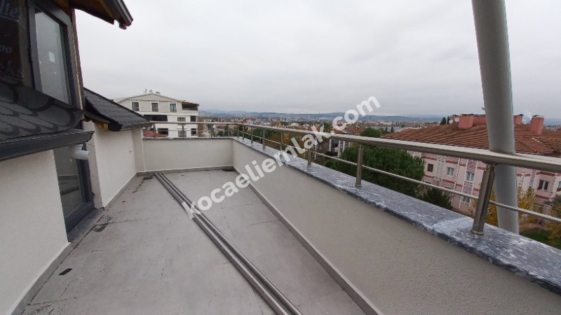 Kartepe Fatih Sultan Mehmet Mahallesi Satılık 4+1 Dubleks Daire